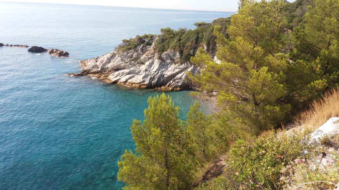 Апартаменты Una Finestra Sul Mare Monolocale Берджеджи Экстерьер фото