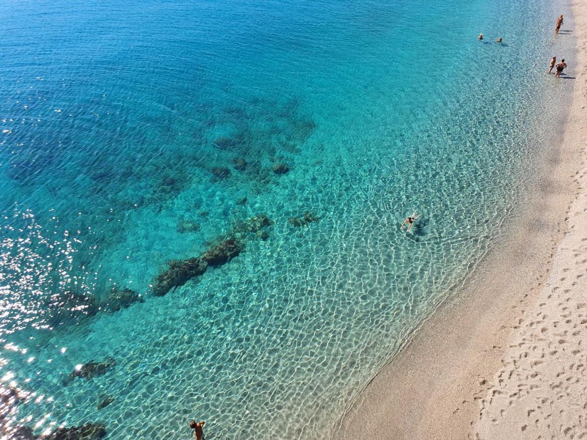 Апартаменты Una Finestra Sul Mare Monolocale Берджеджи Экстерьер фото