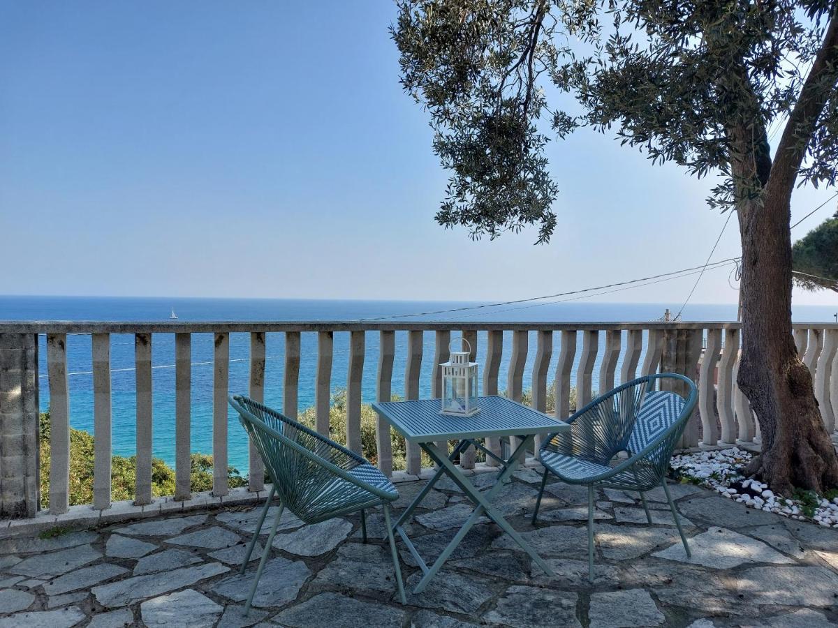 Апартаменты Una Finestra Sul Mare Monolocale Берджеджи Экстерьер фото