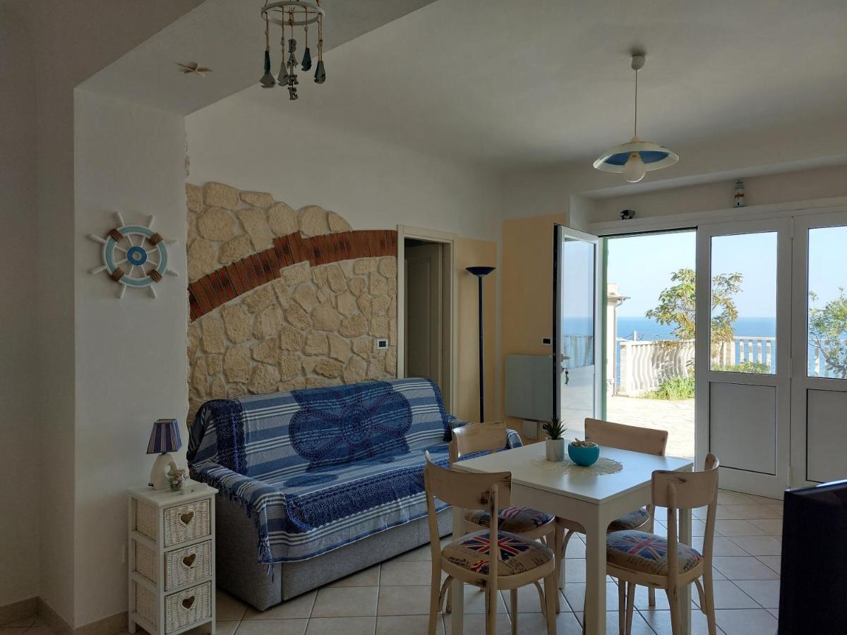 Апартаменты Una Finestra Sul Mare Monolocale Берджеджи Экстерьер фото